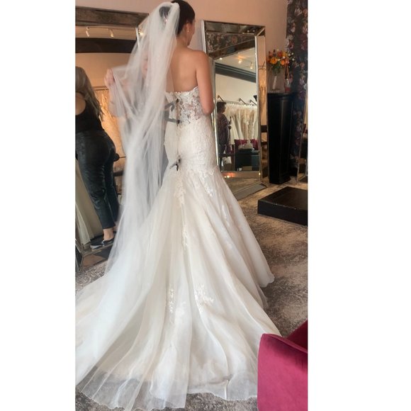 Pronovias Diosa Wedding Dress, Bridal size 10 (about Women's regular size 8) - Picture 4 of 8